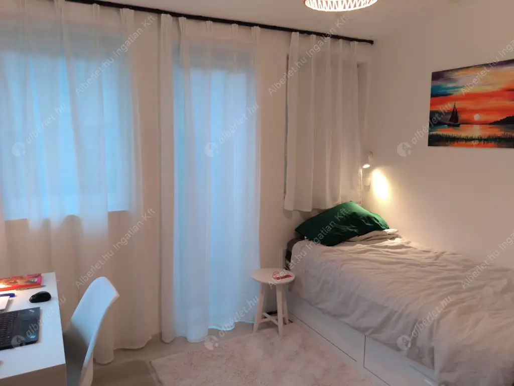 Kiadó albérlet 650000 Ft/hó áron: Nagykovácsi,  Zsíroshegyi út. Mérete: 75 nm, 3 szobás | Alberlet.hu - 6554906