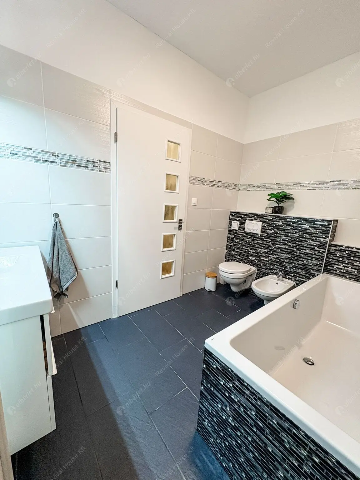 Kiadó albérlet 650000 Ft/hó áron: Nagytarcsa,  Zsurló utca. Mérete: 150 nm, 5 szobás | Alberlet.hu - 6617899