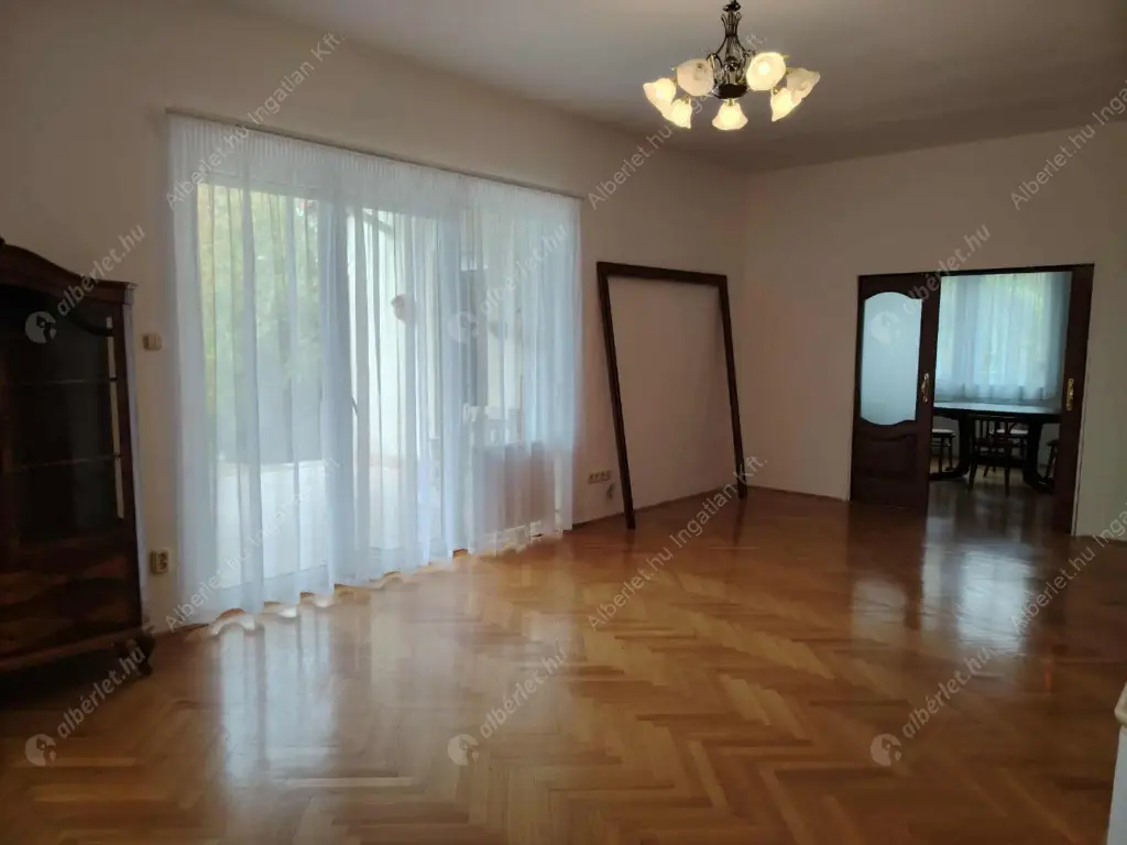 Kiadó albérlet 599000 Ft/hó áron: Remeteszőlős,  Banka utca. Mérete: 190 nm, 5 szobás | Alberlet.hu - 6568605