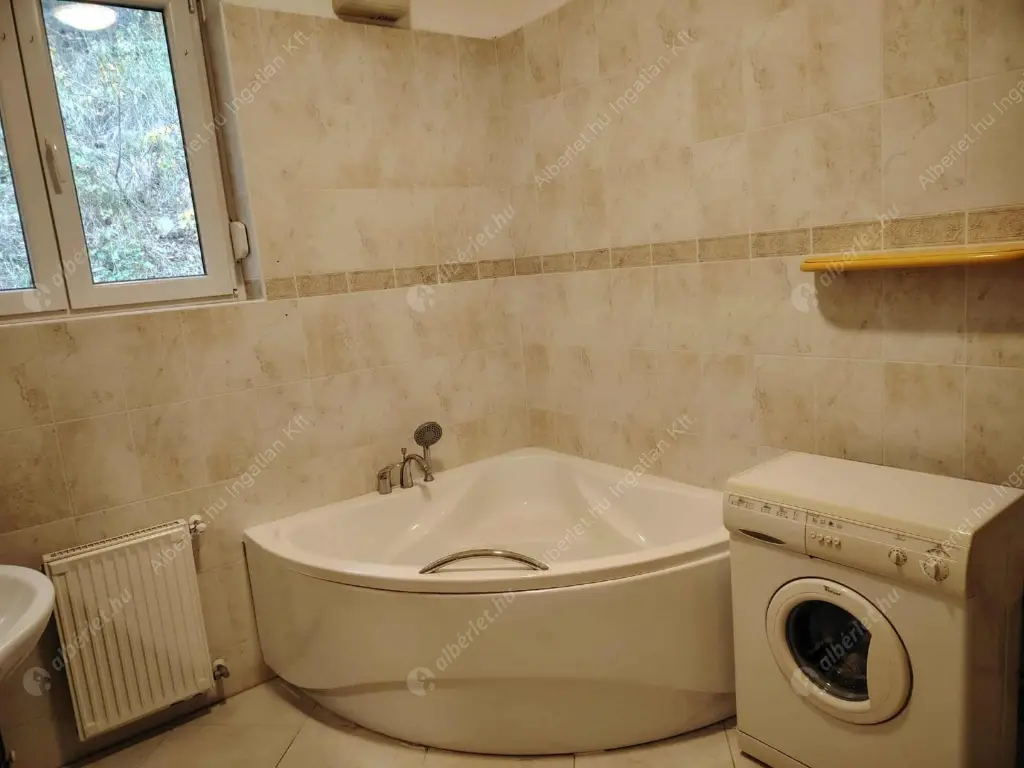 Kiadó albérlet 599000 Ft/hó áron: Remeteszőlős,  Banka utca. Mérete: 190 nm, 5 szobás | Alberlet.hu - 6568622