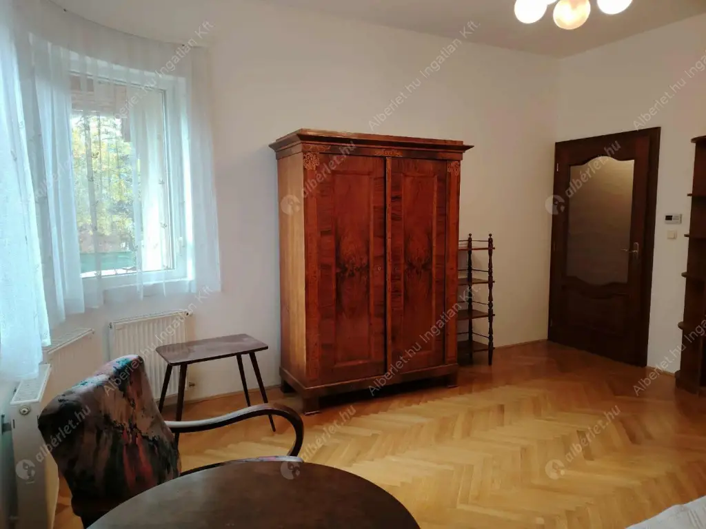 Kiadó albérlet 599000 Ft/hó áron: Remeteszőlős,  Banka utca. Mérete: 190 nm, 5 szobás | Alberlet.hu - 6568623