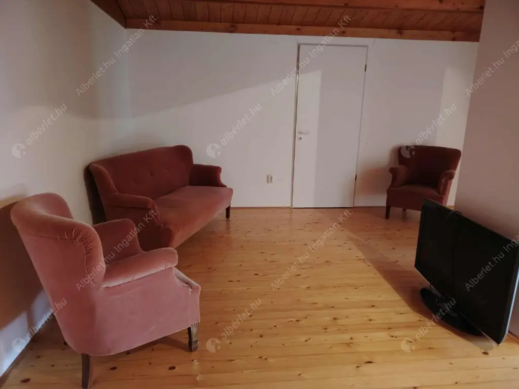 Kiadó albérlet 599000 Ft/hó áron: Remeteszőlős,  Banka utca. Mérete: 190 nm, 5 szobás | Alberlet.hu - 6568626