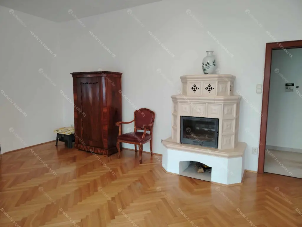 Kiadó albérlet 599000 Ft/hó áron: Remeteszőlős,  Banka utca. Mérete: 190 nm, 5 szobás | Alberlet.hu - 6641918