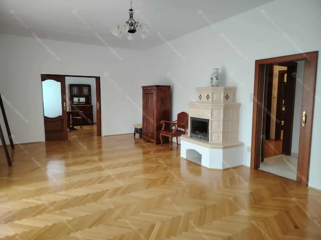 Kiadó albérlet 599000 Ft/hó áron: Remeteszőlős,  Banka utca. Mérete: 190 nm, 5 szobás | Alberlet.hu - 6641920