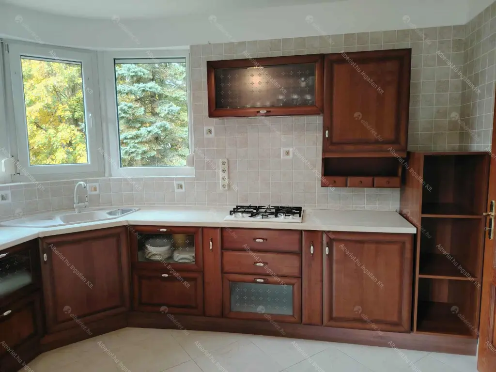 Kiadó albérlet 599000 Ft/hó áron: Remeteszőlős,  Banka utca. Mérete: 190 nm, 5 szobás | Alberlet.hu - 6641921