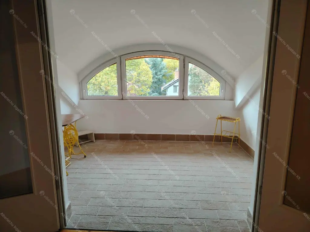 Kiadó albérlet 599000 Ft/hó áron: Remeteszőlős,  Banka utca. Mérete: 190 nm, 5 szobás | Alberlet.hu - 6641926