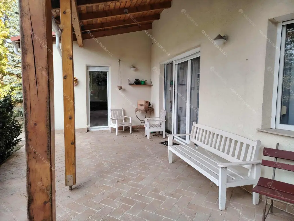 Kiadó albérlet 599000 Ft/hó áron: Remeteszőlős,  Banka utca. Mérete: 190 nm, 5 szobás | Alberlet.hu - 6641928