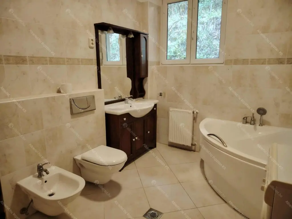 Kiadó albérlet 599000 Ft/hó áron: Remeteszőlős,  Banka utca. Mérete: 190 nm, 5 szobás | Alberlet.hu - 6641931