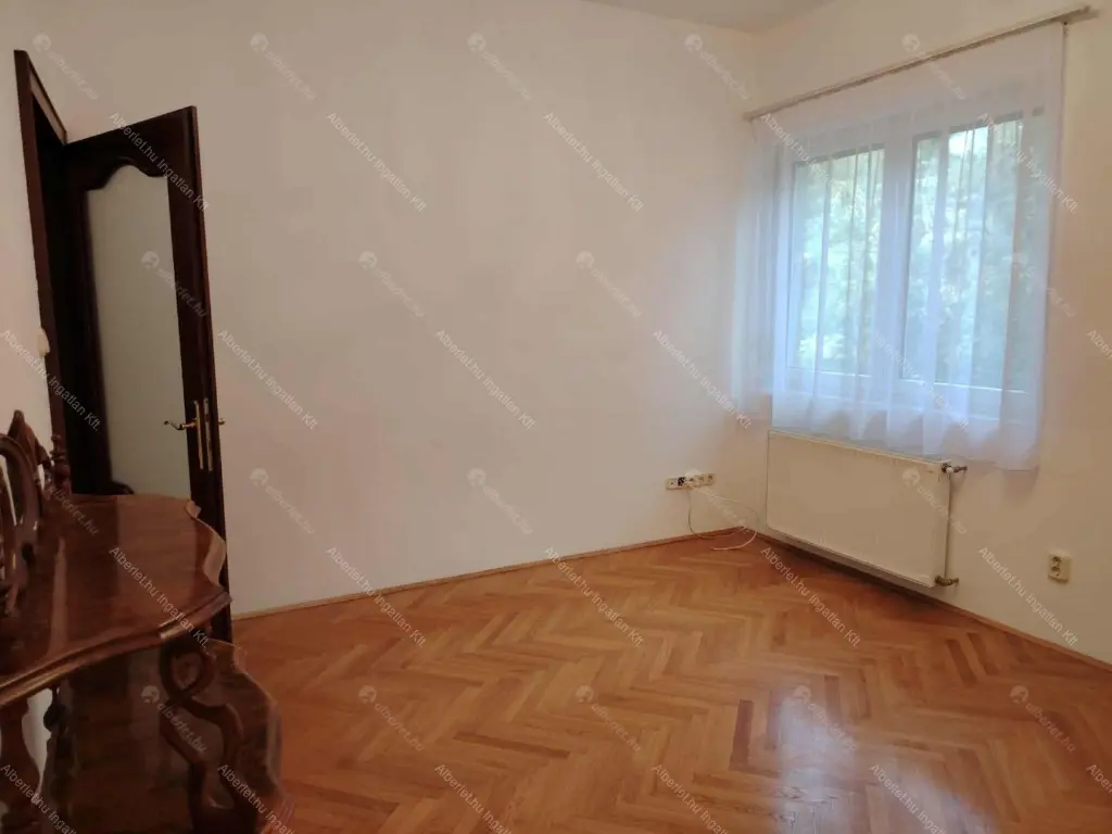 Kiadó albérlet 599000 Ft/hó áron: Remeteszőlős,  Banka utca. Mérete: 190 nm, 5 szobás | Alberlet.hu - 6641938