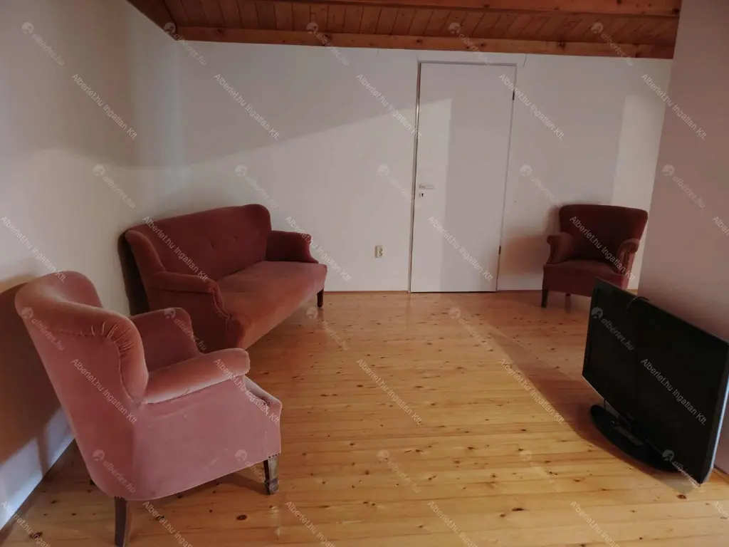 Kiadó albérlet 599000 Ft/hó áron: Remeteszőlős,  Banka utca. Mérete: 190 nm, 5 szobás | Alberlet.hu - 6641940