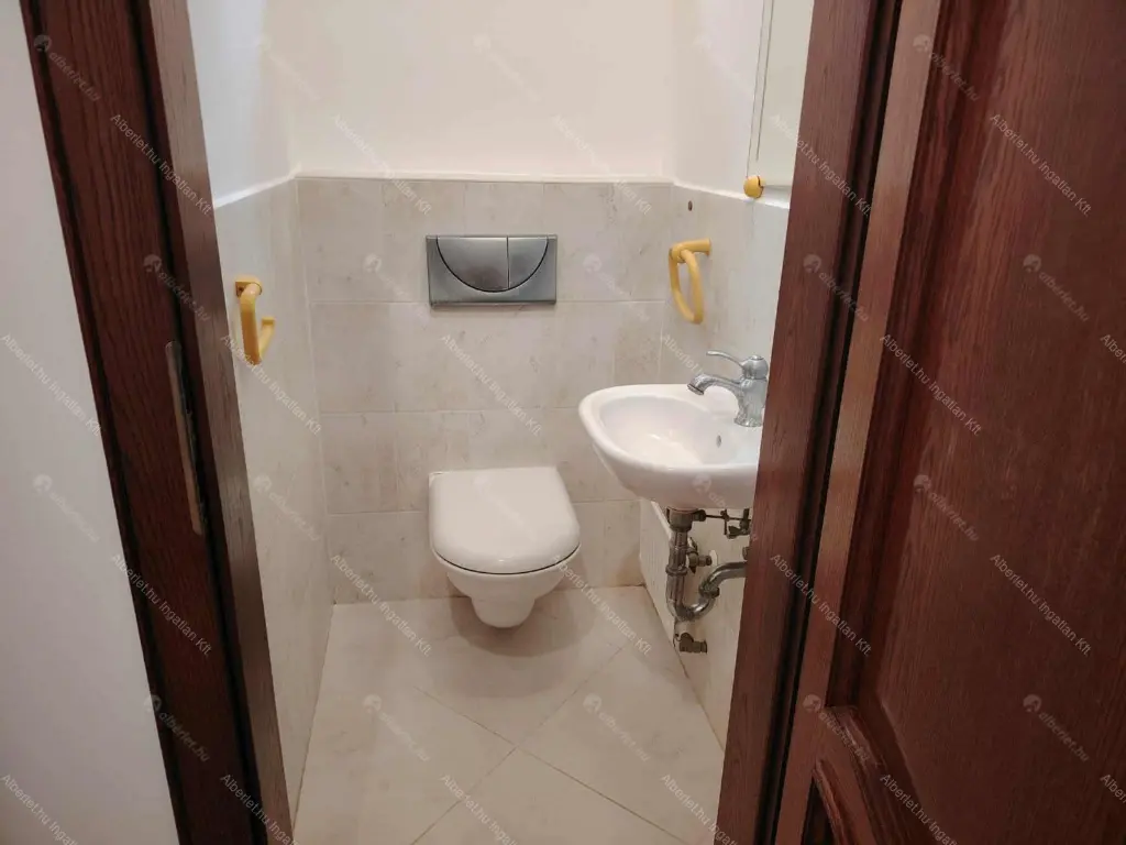 Kiadó albérlet 599000 Ft/hó áron: Remeteszőlős,  Banka utca. Mérete: 190 nm, 5 szobás | Alberlet.hu - 6641943