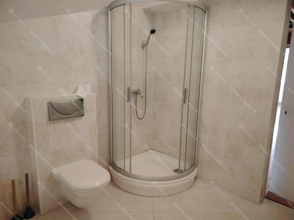 Kiadó albérlet 599000 Ft/hó áron: Remeteszőlős,  Banka utca. Mérete: 190 nm, 5 szobás | Alberlet.hu - 6641945