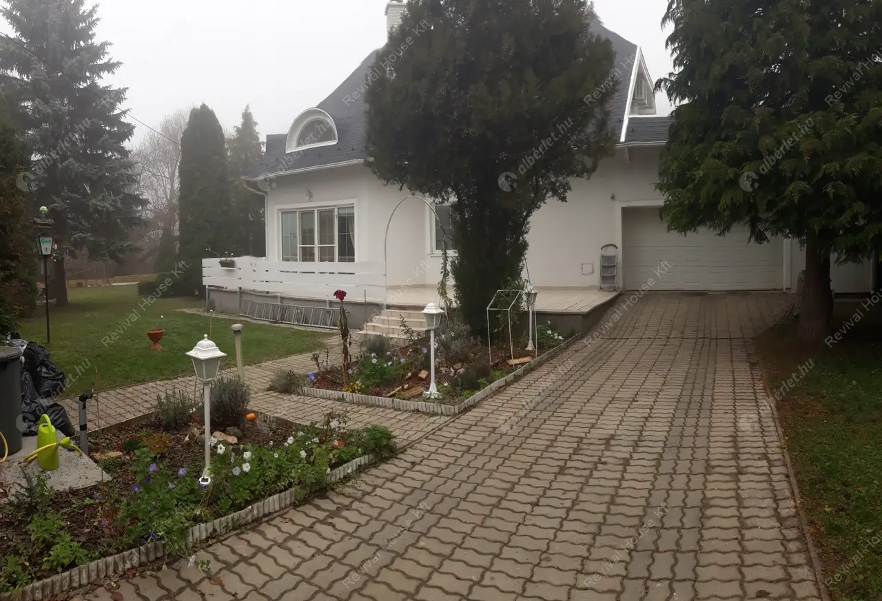 Kiadó albérlet 638000 Ft/hó áron: Remeteszőlős,  Szaturnusz utca. Mérete: 275 nm, 5 szobás | Alberlet.hu - 4508838