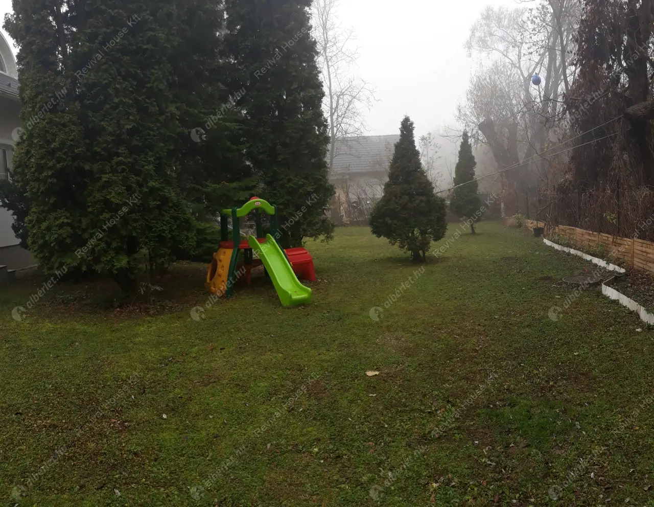 Kiadó albérlet 638000 Ft/hó áron: Remeteszőlős,  Szaturnusz utca. Mérete: 275 nm, 5 szobás | Alberlet.hu - 4508840