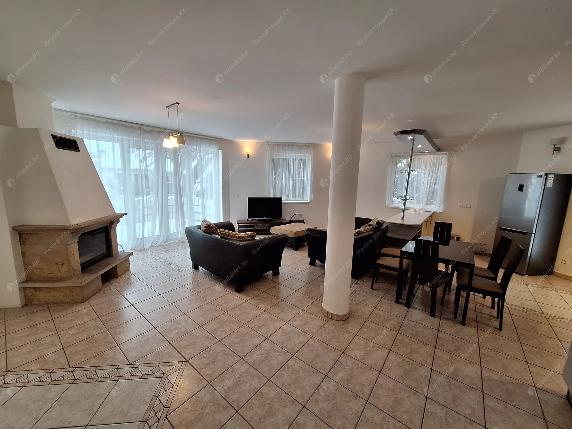 Kiadó albérlet 638000 Ft/hó áron: Remeteszőlős,  Szaturnusz utca. Mérete: 275 nm, 5 szobás | Alberlet.hu - 6366291