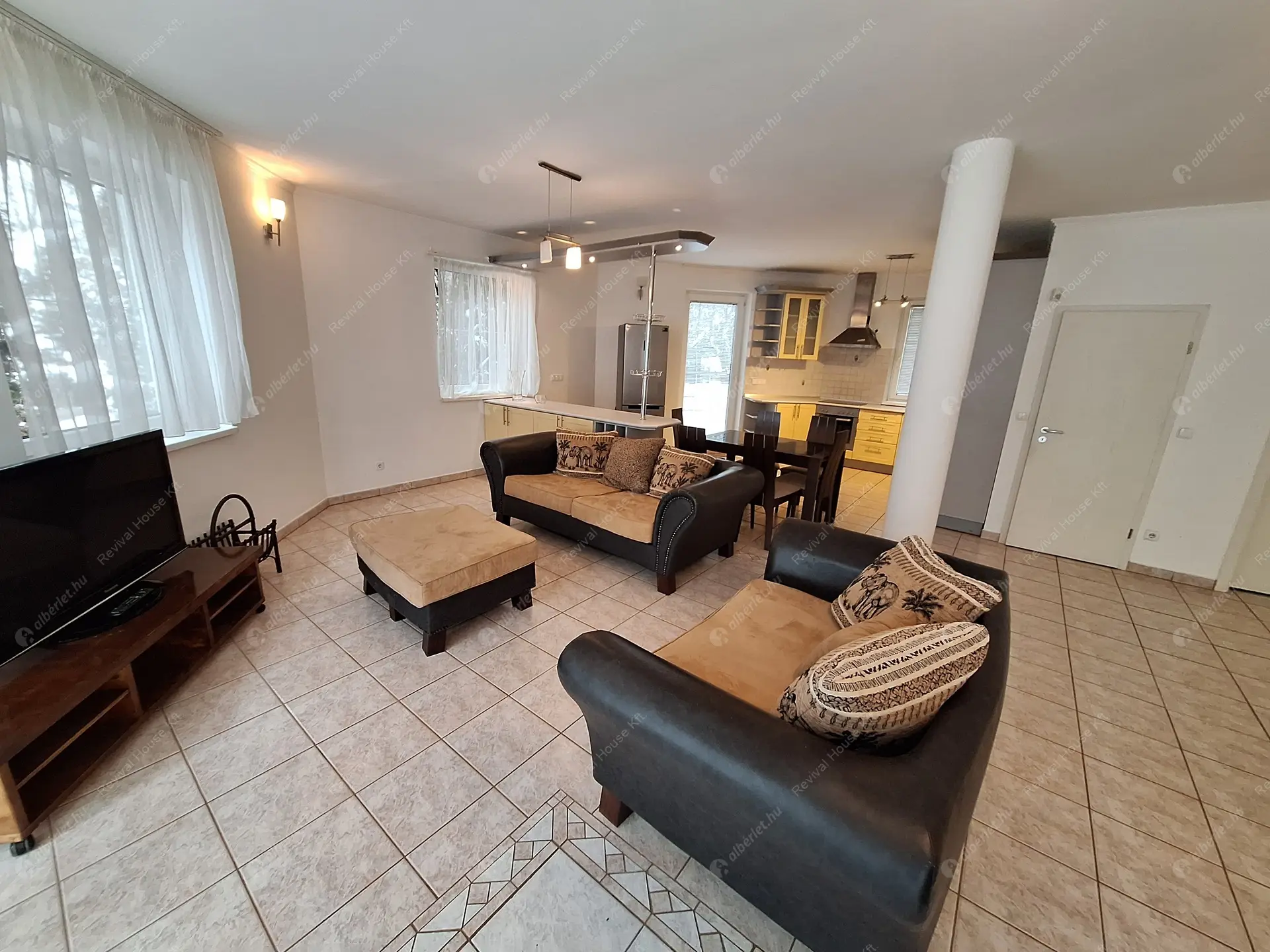 Kiadó albérlet 638000 Ft/hó áron: Remeteszőlős,  Szaturnusz utca. Mérete: 275 nm, 5 szobás | Alberlet.hu - 6366293