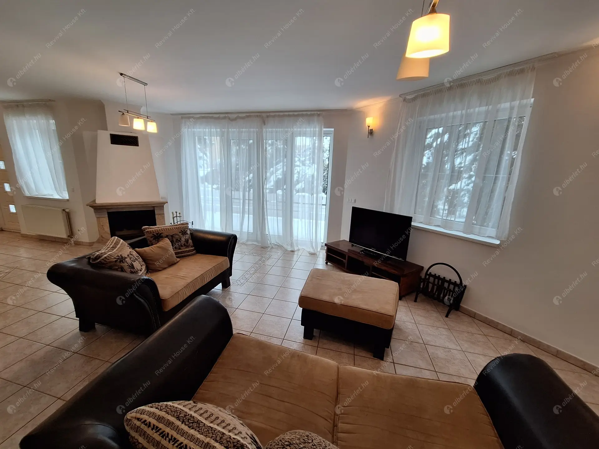 Kiadó albérlet 638000 Ft/hó áron: Remeteszőlős,  Szaturnusz utca. Mérete: 275 nm, 5 szobás | Alberlet.hu - 6366295