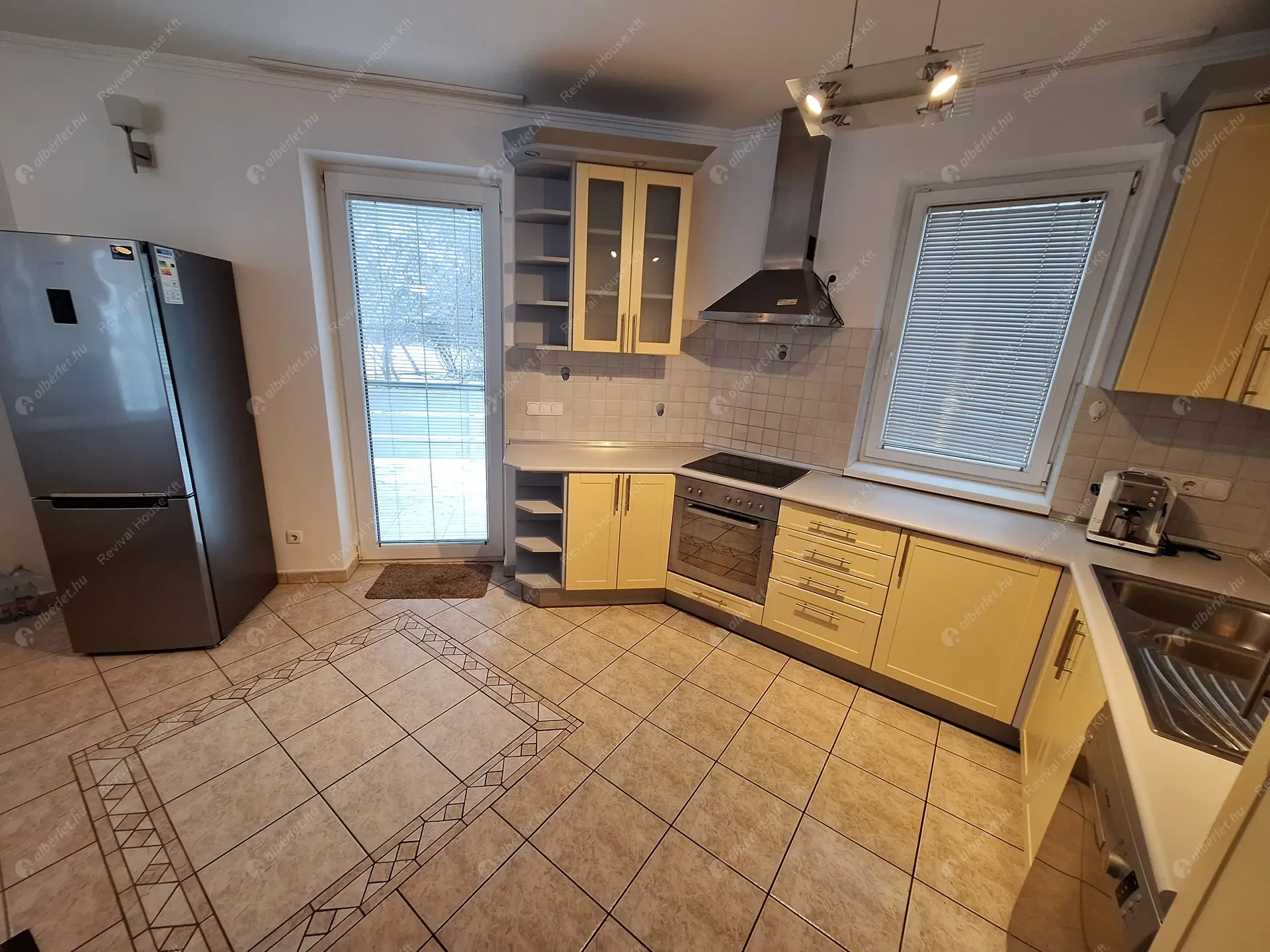 Kiadó albérlet 638000 Ft/hó áron: Remeteszőlős,  Szaturnusz utca. Mérete: 275 nm, 5 szobás | Alberlet.hu - 6366297