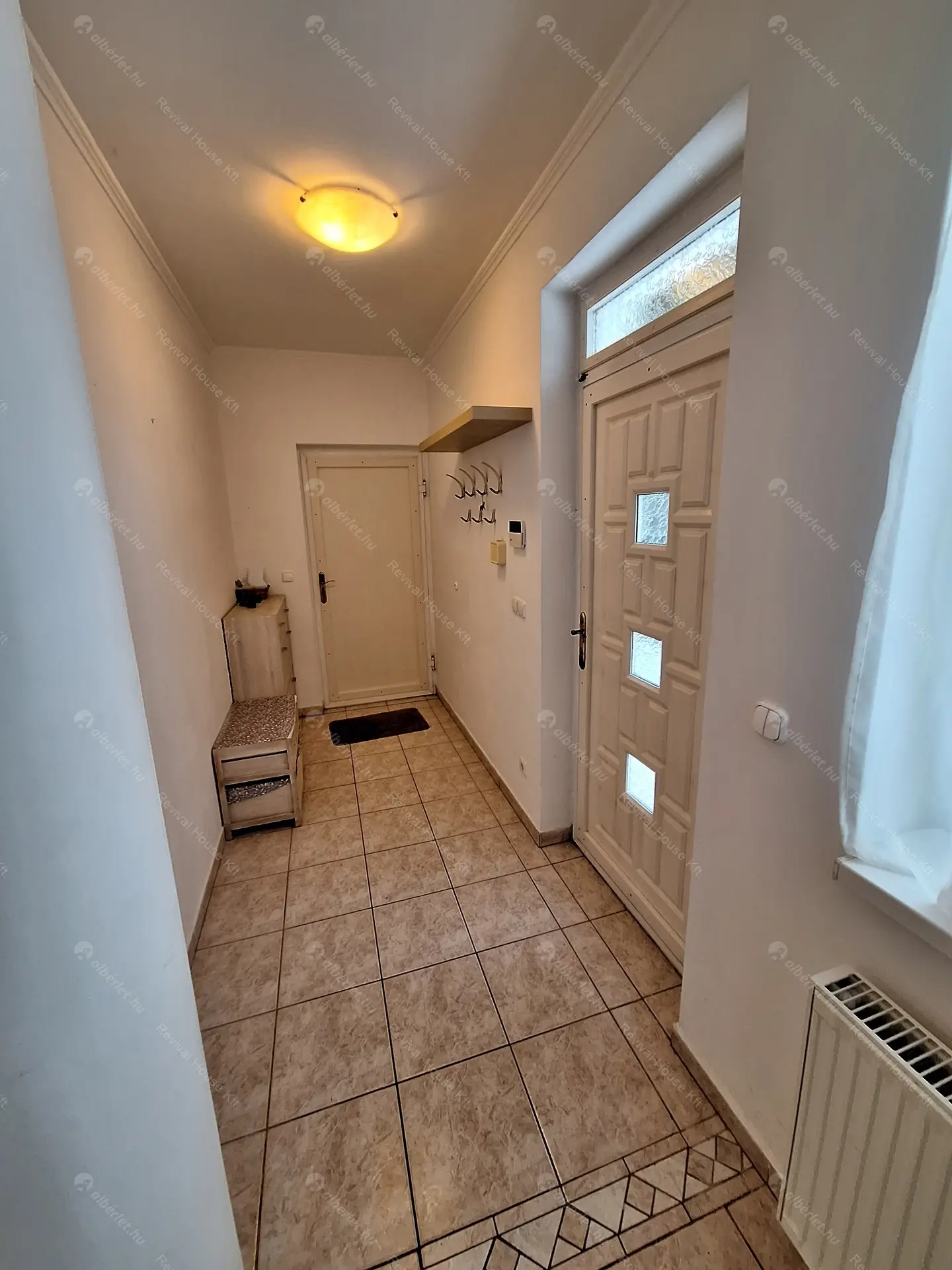 Kiadó albérlet 638000 Ft/hó áron: Remeteszőlős,  Szaturnusz utca. Mérete: 275 nm, 5 szobás | Alberlet.hu - 6366301