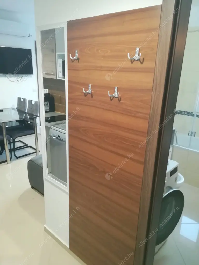 Kiadó albérlet 169000 Ft/hó áron: Siófok,  Köztársaság utca. Mérete: 45 nm, 3 szobás | Alberlet.hu - 6615994