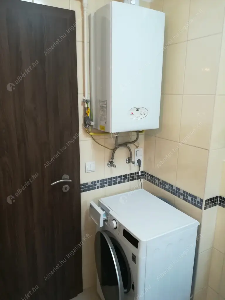 Kiadó albérlet 169000 Ft/hó áron: Siófok,  Köztársaság utca. Mérete: 45 nm, 3 szobás | Alberlet.hu - 6615997