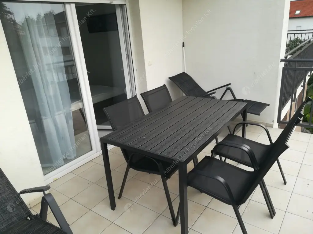 Kiadó albérlet 169000 Ft/hó áron: Siófok,  Köztársaság utca. Mérete: 45 nm, 3 szobás | Alberlet.hu - 6615999