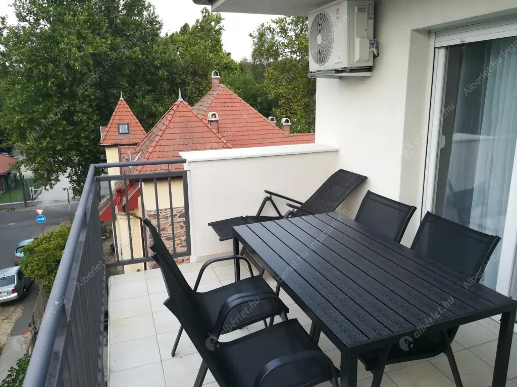 Kiadó albérlet 169000 Ft/hó áron: Siófok,  Köztársaság utca. Mérete: 45 nm, 3 szobás | Alberlet.hu - 6616000