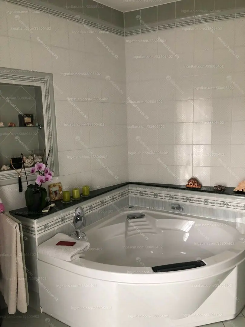 Kiadó albérlet 900000 Ft/hó áron: Solymár,  Kölcsey utca. Mérete: 220 nm, 4 szobás | Alberlet.hu - 6193065