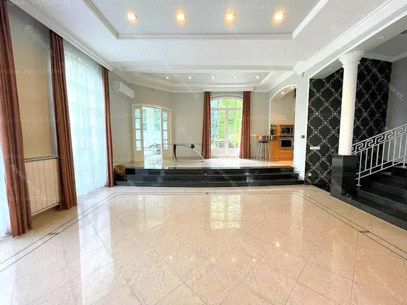 Kiadó albérlet 900000 Ft/hó áron: Solymár,  Kölcsey utca. Mérete: 220 nm, 4 szobás | Alberlet.hu - 6193075