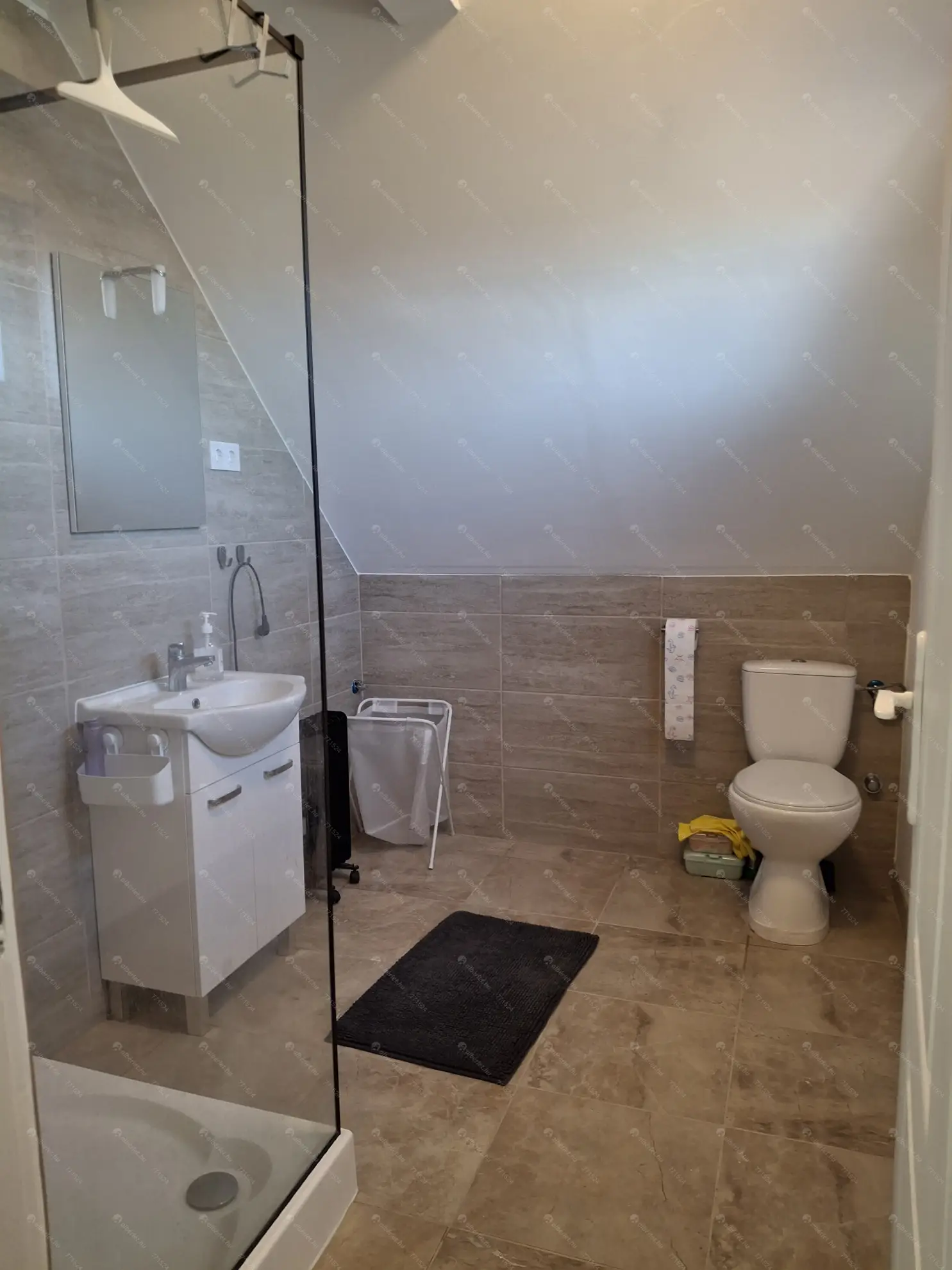 Kiadó albérlet 190000 Ft/hó áron: Szada,  Székely Bertalan út . Mérete: 60 nm, 1 szobás | Alberlet.hu - 6609122