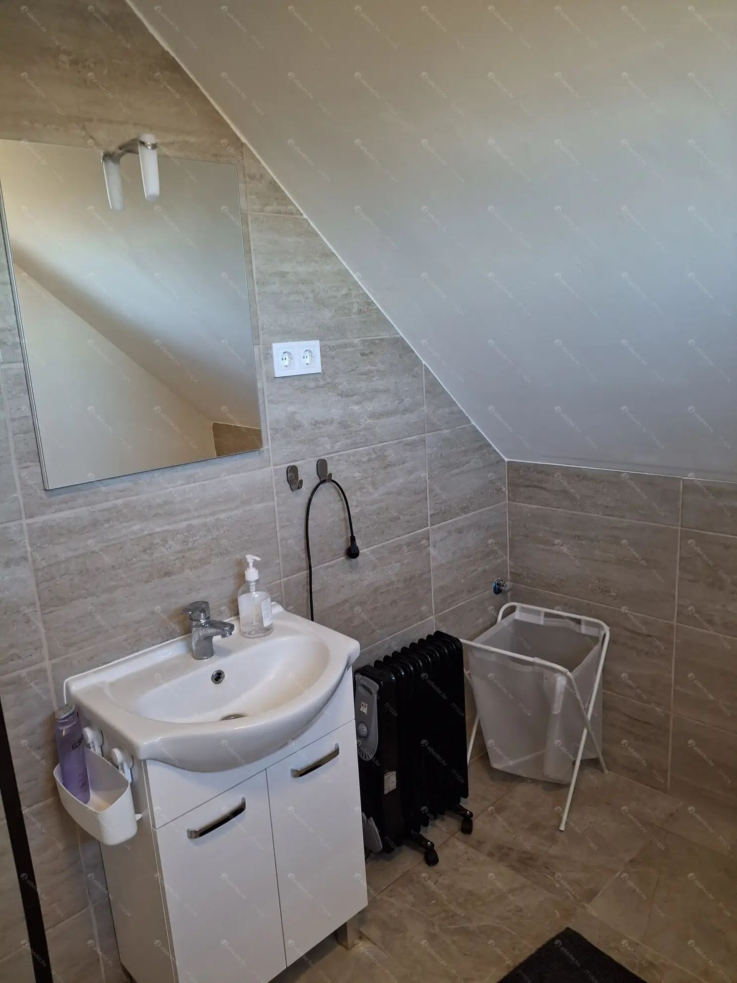 Kiadó albérlet 190000 Ft/hó áron: Szada,  Székely Bertalan út . Mérete: 60 nm, 1 szobás | Alberlet.hu - 6609124