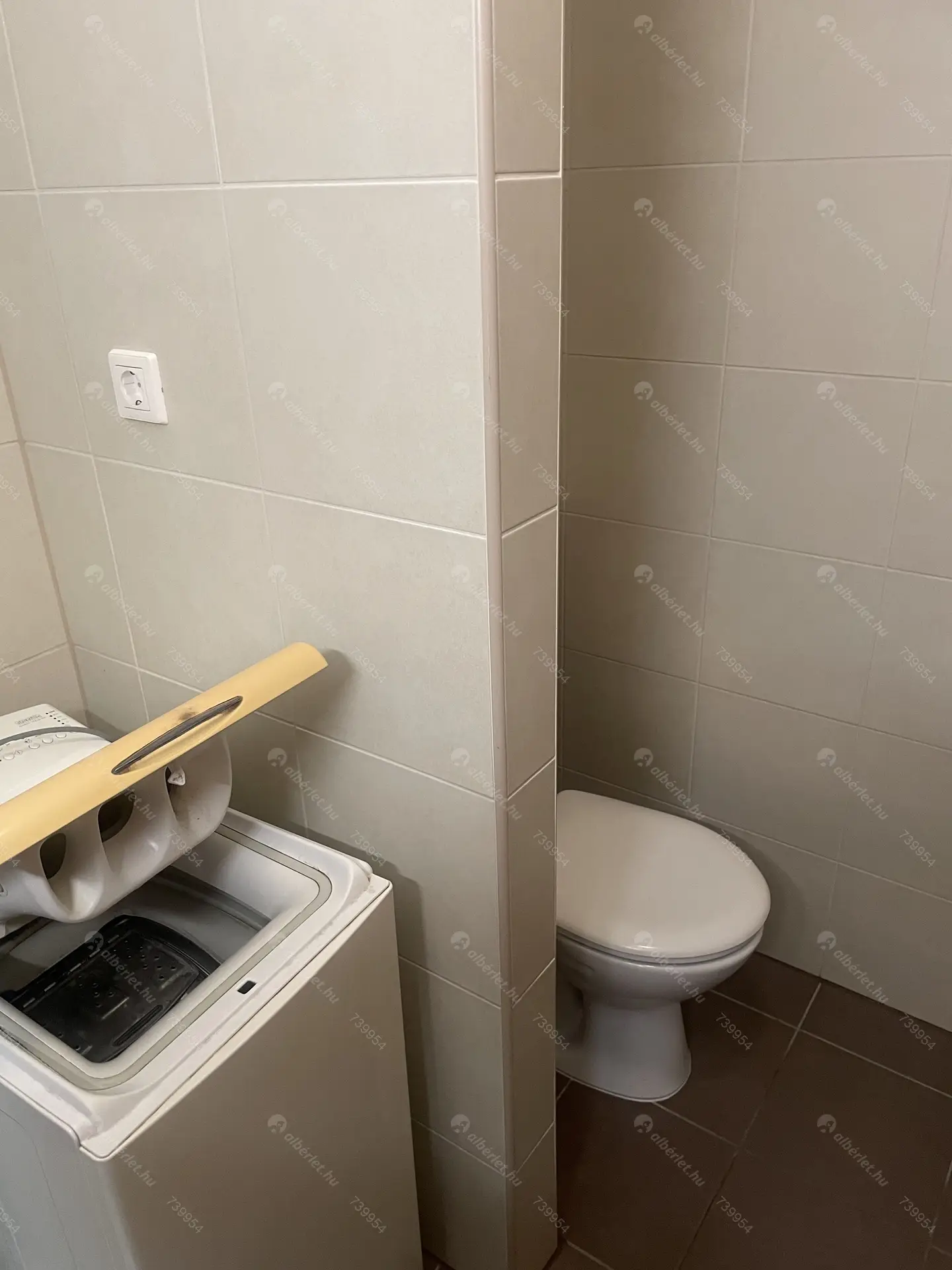 Kiadó albérlet 140000 Ft/hó áron: Táborfalva ,  Tarcsay út . Mérete: 54 nm, 2 szobás | Alberlet.hu - 6160315