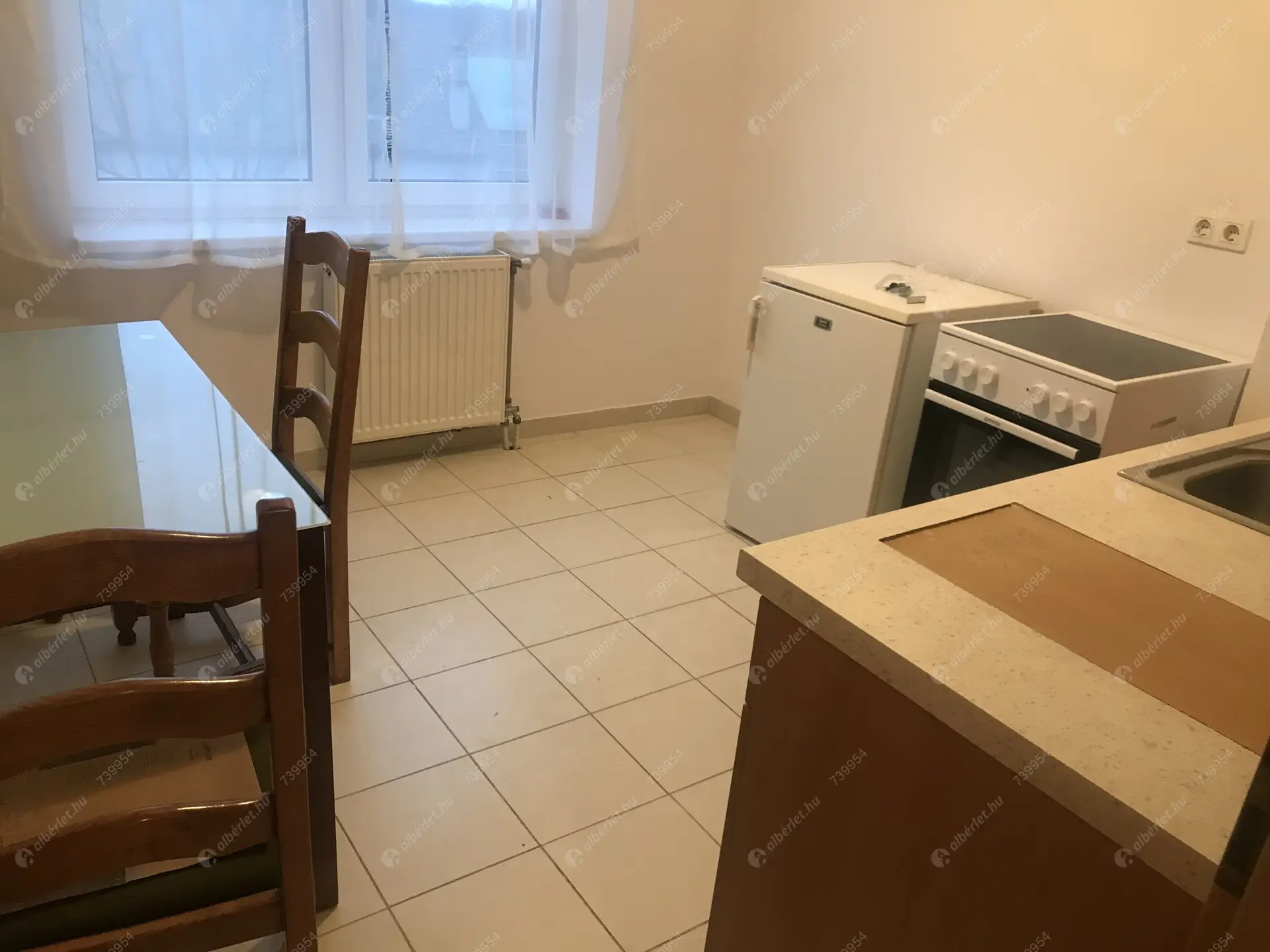 Kiadó albérlet 140000 Ft/hó áron: Táborfalva ,  Tarcsay út . Mérete: 54 nm, 2 szobás | Alberlet.hu - 6191659