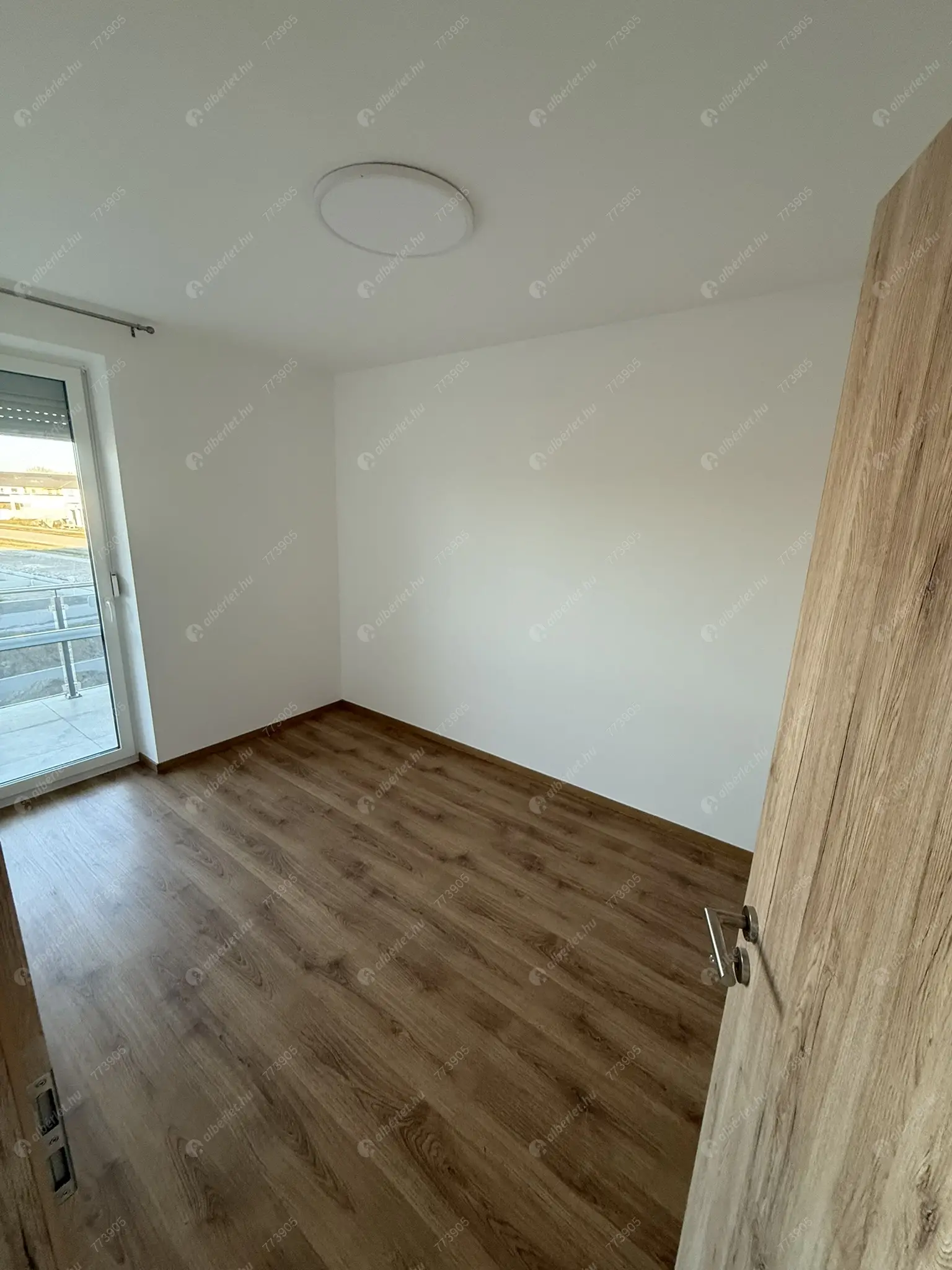 Kiadó albérlet 190000 Ft/hó áron: Vámosszabadi,   Liliom . Mérete: 44 nm, 1 szobás | Alberlet.hu - 6639077